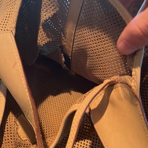 Gucci Beige Perforated Jackie Leather Shoulder Bag Used Authentic - Picture 12 of 16